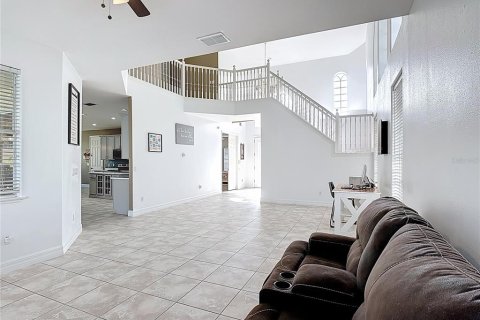 Casa en venta en Kissimmee, Florida, 5 dormitorios, 317.35 m2 № 1816961 - foto 15