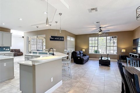 Casa en venta en Kissimmee, Florida, 5 dormitorios, 317.35 m2 № 1816961 - foto 28