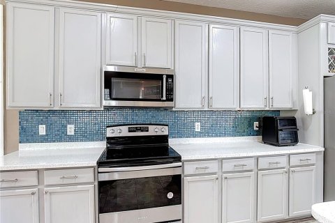 Casa en venta en Kissimmee, Florida, 5 dormitorios, 317.35 m2 № 1816961 - foto 19