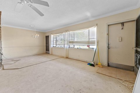 Condo in Pompano Beach, Florida, 2 bedrooms № 2258139 - photo 7
