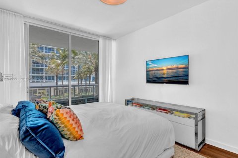 Condo in Miami Beach, Florida, 2 bedrooms  № 2088237 - photo 12