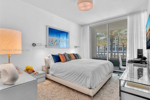 Condo in Miami Beach, Florida, 2 bedrooms  № 2088237 - photo 18