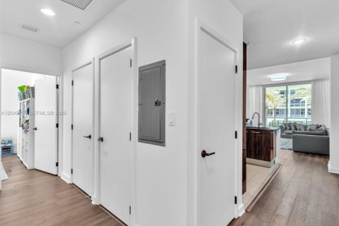 Condo in Miami Beach, Florida, 2 bedrooms  № 2088237 - photo 6