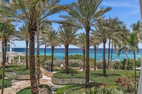 Condo in Miami Beach, Florida, 2 bedrooms  № 2088237 - photo 17