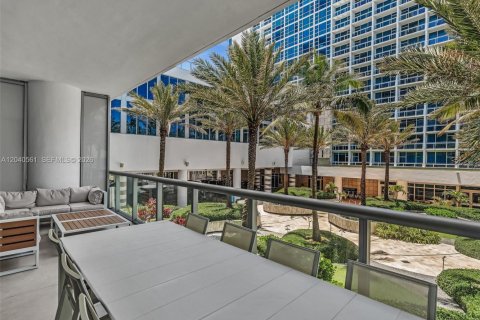 Condo in Miami Beach, Florida, 2 bedrooms  № 2088237 - photo 14