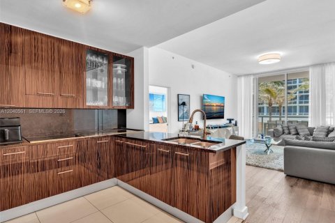 Condo in Miami Beach, Florida, 2 bedrooms  № 2088237 - photo 7