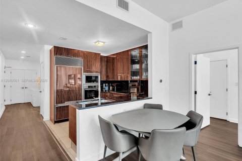 Condo in Miami Beach, Florida, 2 bedrooms  № 2088237 - photo 10