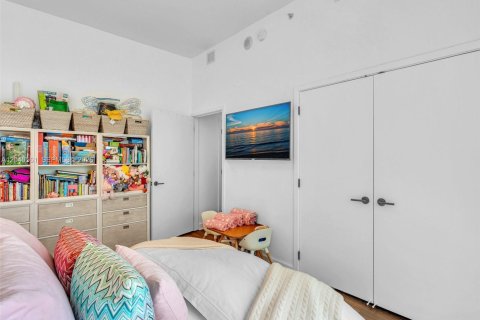 Condo in Miami Beach, Florida, 2 bedrooms  № 2088237 - photo 23