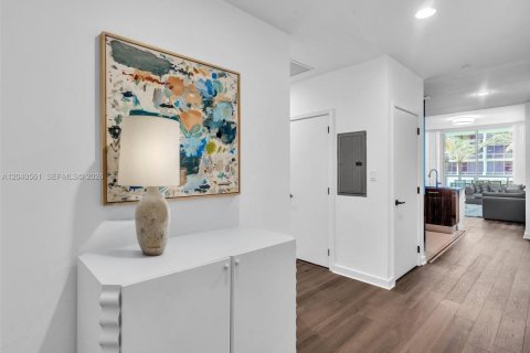 Condo in Miami Beach, Florida, 2 bedrooms  № 2088237 - photo 4
