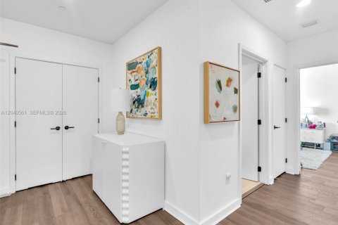 Condo in Miami Beach, Florida, 2 bedrooms  № 2088237 - photo 5