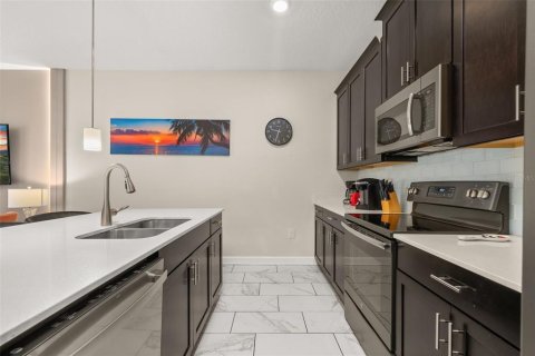 Touwnhouse à vendre à Four Corners, Floride: 4 chambres, 177.81 m2 № 2409914 - photo 12