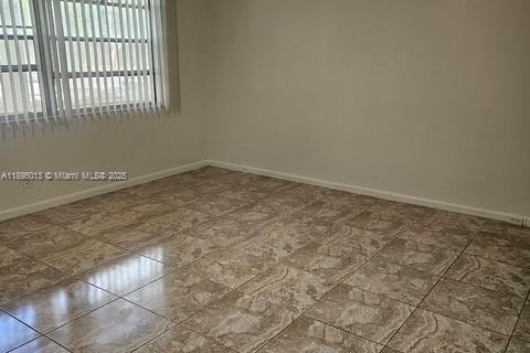 Condominio en alquiler en Pembroke Pines, Florida, 1 dormitorio, 97.08 m2 № 1949934 - foto 4