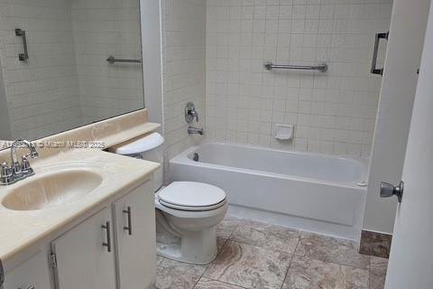 Condominio en alquiler en Pembroke Pines, Florida, 1 dormitorio, 97.08 m2 № 1949934 - foto 5