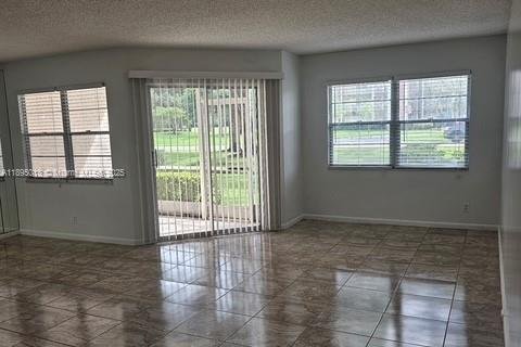 Condominio en alquiler en Pembroke Pines, Florida, 1 dormitorio, 97.08 m2 № 1949934 - foto 11