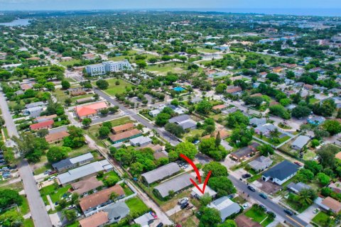 House in Delray Beach, Florida 2 bedrooms, 82.13 sq.m. № 2401222 - photo 8