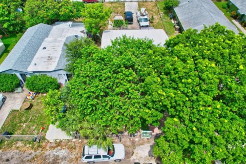 House in Delray Beach, Florida 2 bedrooms, 82.13 sq.m. № 2401222 - photo 3