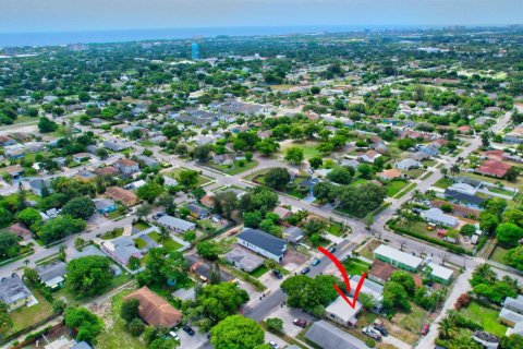 House in Delray Beach, Florida 2 bedrooms, 82.13 sq.m. № 2401222 - photo 14