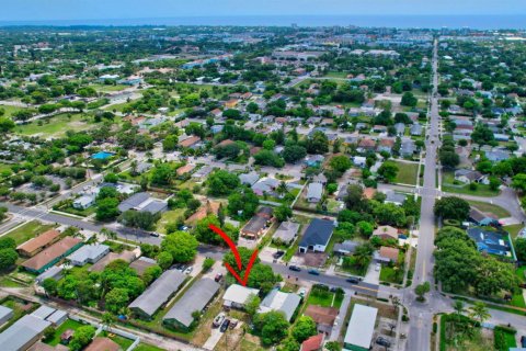 House in Delray Beach, Florida 2 bedrooms, 82.13 sq.m. № 2401222 - photo 7