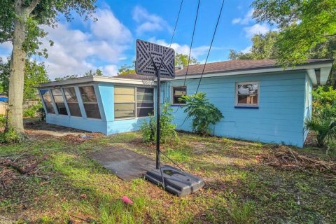 House in Saint Petersburg, Florida 4 bedrooms, 140.56 sq.m. № 1832839 - photo 18