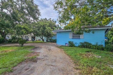 House in Saint Petersburg, Florida 4 bedrooms, 140.56 sq.m. № 1832839 - photo 3