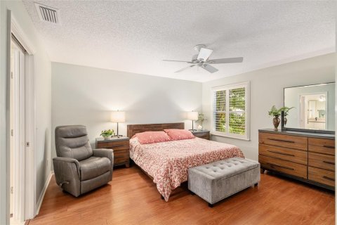 House in The Villages, Florida 3 bedrooms, 141.86 sq.m. № 2203962 - photo 11