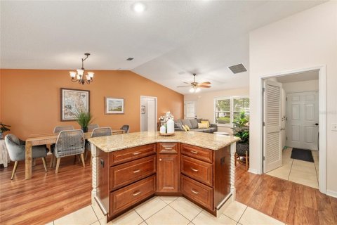 House in The Villages, Florida 3 bedrooms, 141.86 sq.m. № 2203962 - photo 10