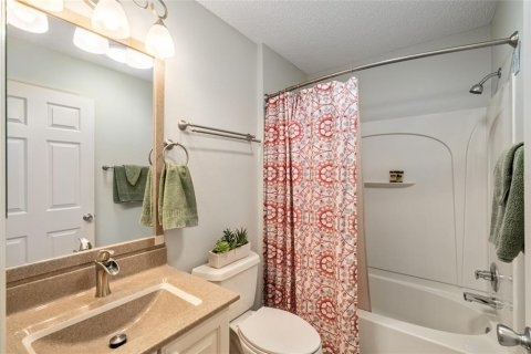 House in The Villages, Florida 3 bedrooms, 141.86 sq.m. № 2203962 - photo 17