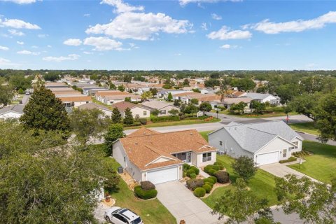 House in The Villages, Florida 3 bedrooms, 141.86 sq.m. № 2203962 - photo 26