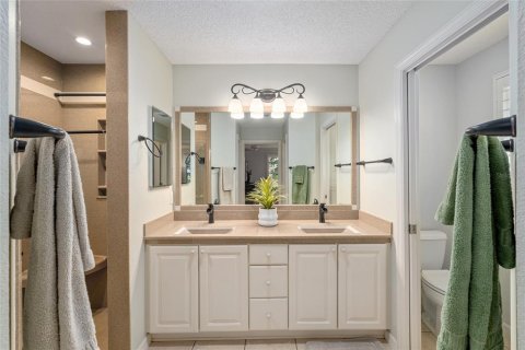 House in The Villages, Florida 3 bedrooms, 141.86 sq.m. № 2203962 - photo 13