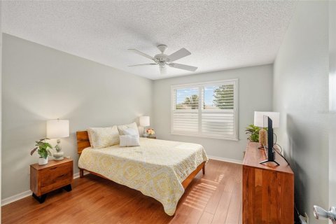 House in The Villages, Florida 3 bedrooms, 141.86 sq.m. № 2203962 - photo 15