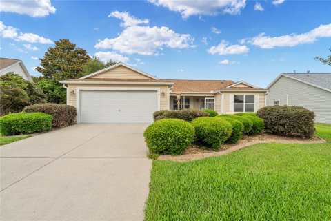 House in The Villages, Florida 3 bedrooms, 141.86 sq.m. № 2203962