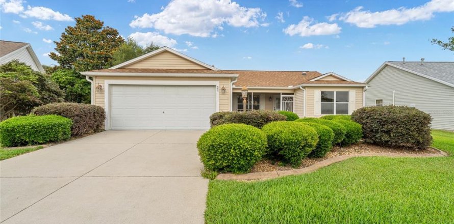 House in The Villages, Florida 3 bedrooms, 141.86 sq.m. № 2203962