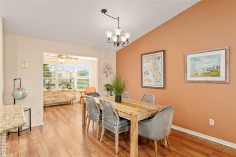 House in The Villages, Florida 3 bedrooms, 141.86 sq.m. № 2203962 - photo 5