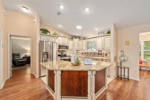 House in The Villages, Florida 3 bedrooms, 141.86 sq.m. № 2203962 - photo 7