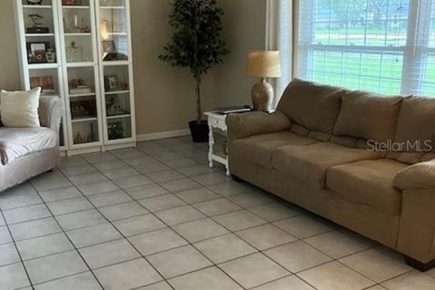 House in Brandon, Florida 6 bedrooms, 195.47 sq.m. № 2280532 - photo 9