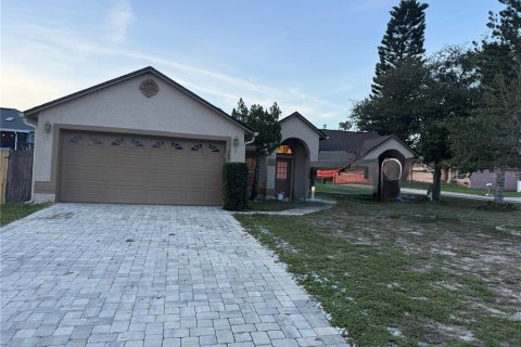 Casa en venta en Deltona, Florida, 3 dormitorios, 147.44 m2 № 1881066 - foto 1