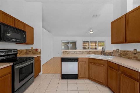 Casa en venta en Deltona, Florida, 3 dormitorios, 147.44 m2 № 1881066 - foto 10