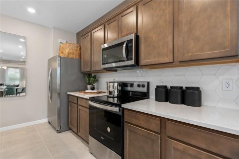 Touwnhouse à vendre à Orlando, Floride: 3 chambres, 164.44 m2 № 2381167 - photo 5