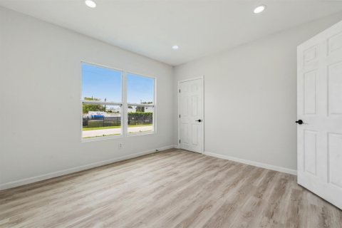 House in Stuart, Florida 3 bedrooms, 141.21 sq.m. № 2083779 - photo 20