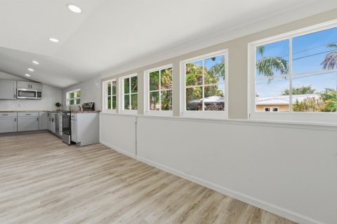 House in Stuart, Florida 3 bedrooms, 141.21 sq.m. № 2083779 - photo 14