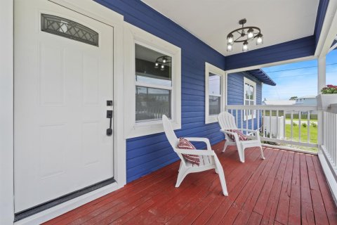 House in Stuart, Florida 3 bedrooms, 141.21 sq.m. № 2083779 - photo 3