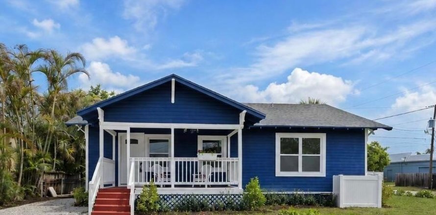 House in Stuart, Florida 3 bedrooms, 141.21 sq.m. № 2083779