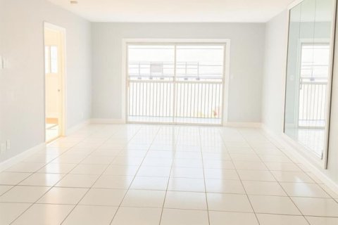 Appartement à louer à Deerfield Beach, Floride: 2 chambres, 108.05 m2 № 2276297 - photo 3