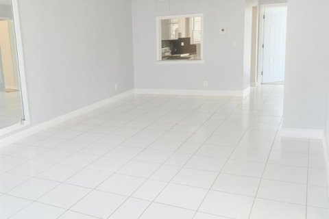 Appartement à louer à Deerfield Beach, Floride: 2 chambres, 108.05 m2 № 2276297 - photo 5