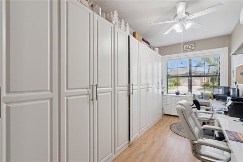 Villa ou maison à vendre à Orlando, Floride: 4 chambres, 261.33 m2 № 1912128 - photo 13