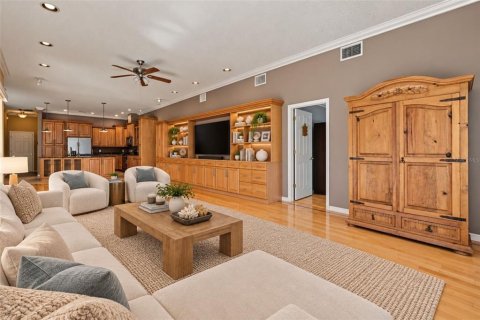 House in Trinity, Florida 4 bedrooms, 251.11 sq.m. № 2399097 - photo 25