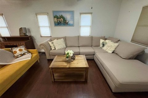 Casa en venta en Lakeland, Florida, 2 dormitorios, 102.19 m2 № 2150385 - foto 2