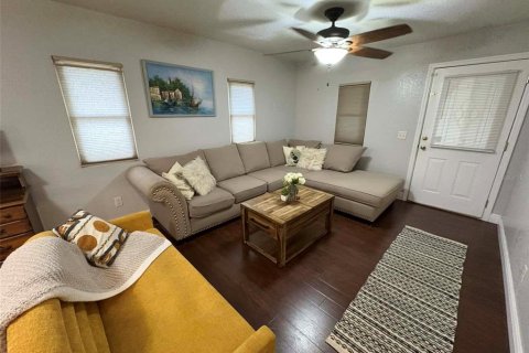 Casa en venta en Lakeland, Florida, 2 dormitorios, 102.19 m2 № 2150385 - foto 3