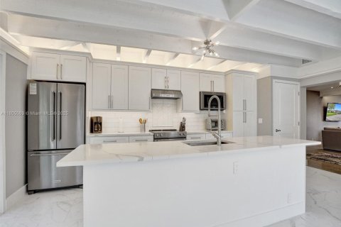 House in Wilton Manors, Florida 4 bedrooms, 170.94 sq.m. № 1744030 - photo 21