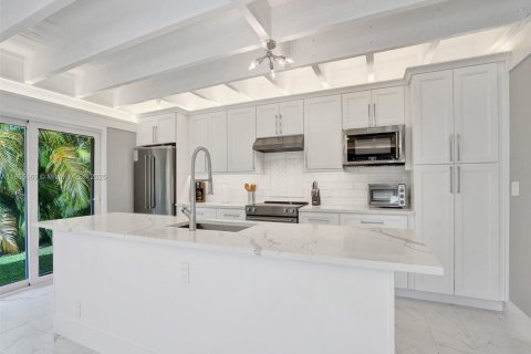 House in Wilton Manors, Florida 4 bedrooms, 170.94 sq.m. № 1744030 - photo 20